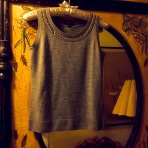 Brooks Brothers Gray Wool Sleeveless Sweater. XS